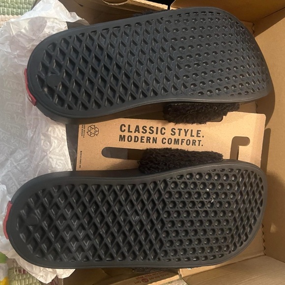 Vans Black Fuzzy Strap Slides - Picture 5 of 5